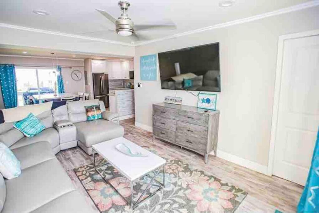 Beachfront Retreat! 3 Steps To Walkover! Surfside Beach Extérieur photo